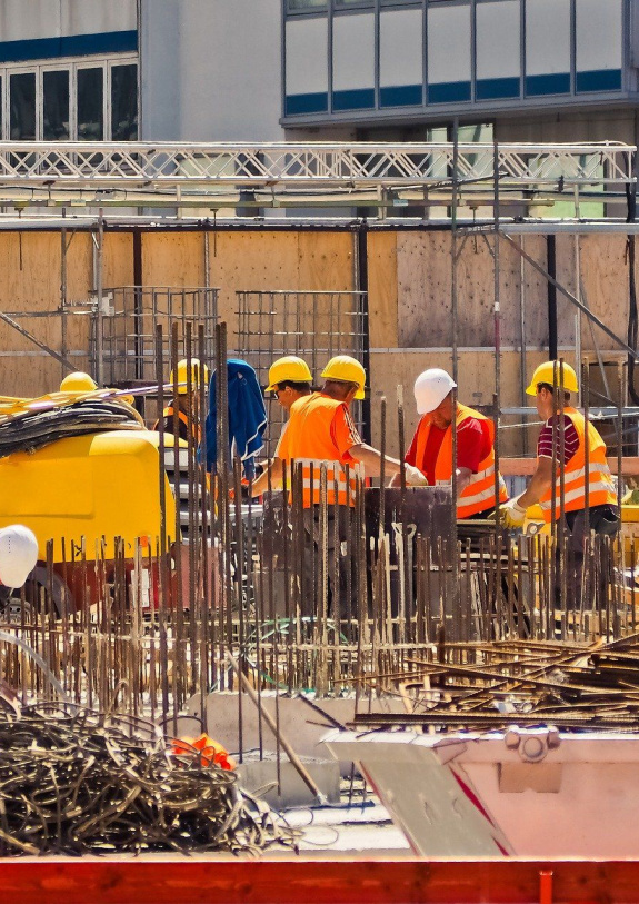 Bauarbeiter auf einer Baustelle
