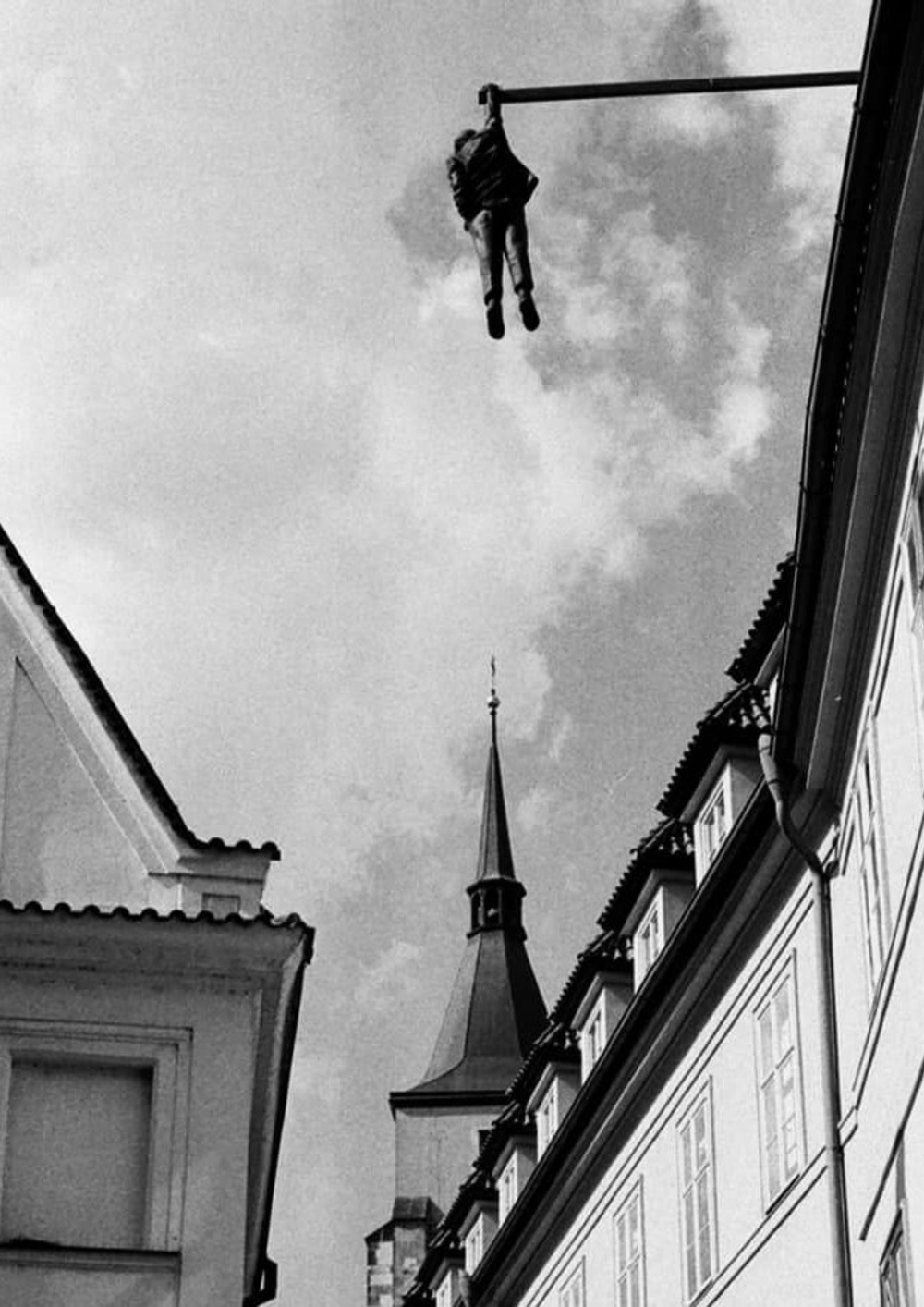Sigmund Freud, Kunst am Bau von David Černý (1997) in der Husova in Prag. Die Figur stellt Freud und die Todesangst dar. Bild: eigene Aufnahme, Louis Pienkowski, 2020